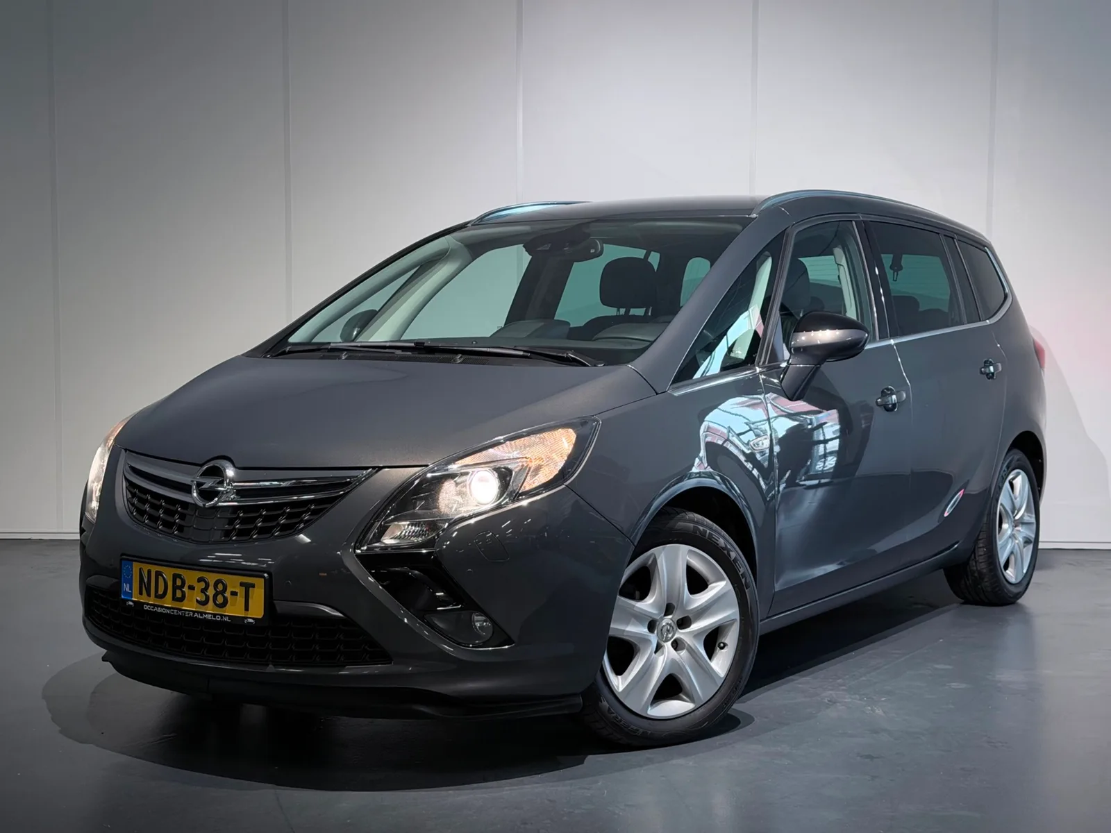 Opel Zafira (2016) — foto 1