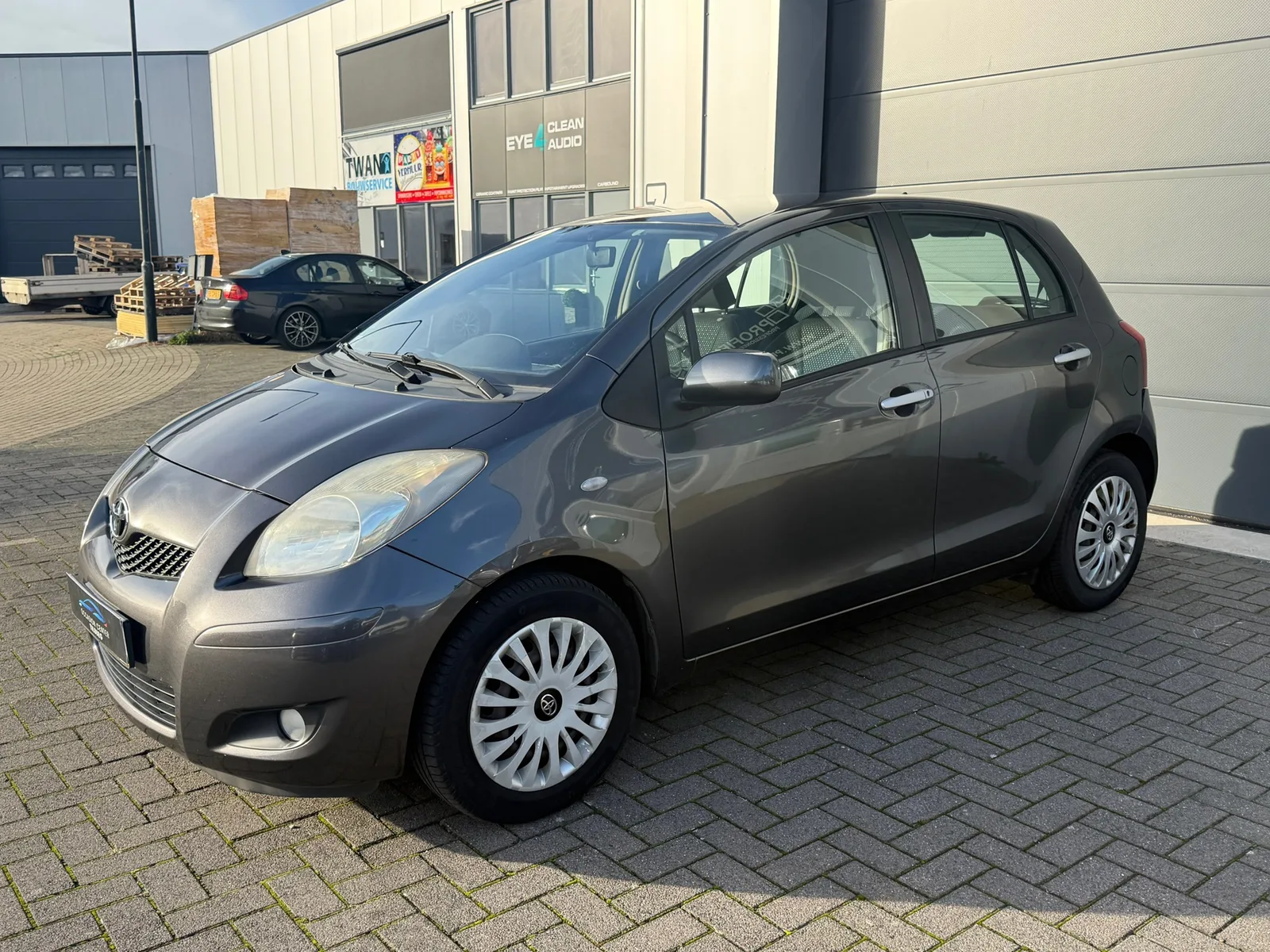 Toyota Yaris (2010) — foto 1
