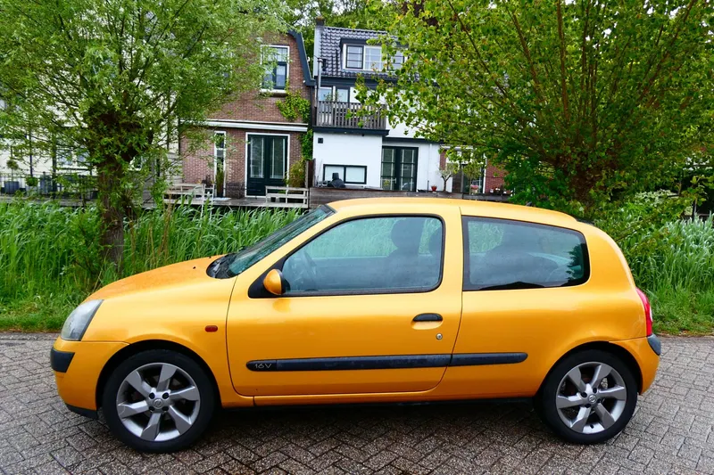 Renault Clio (2002)