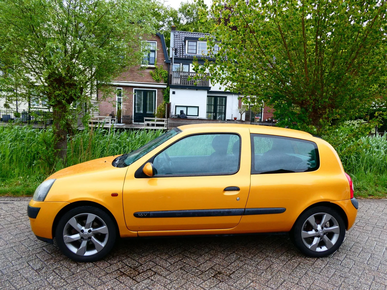 Renault Clio (2002) — foto 1