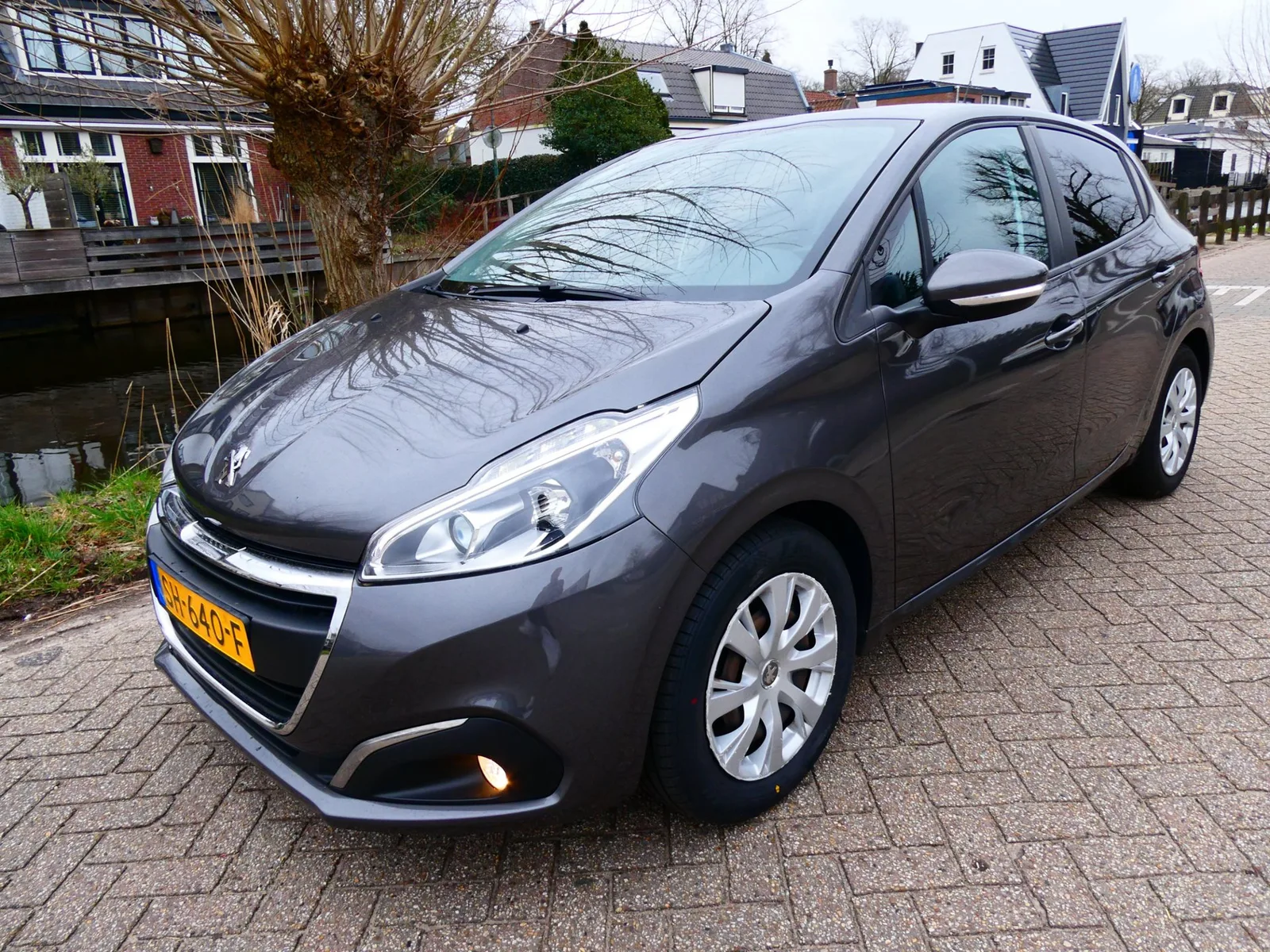 Peugeot 208 (2018) — foto 1