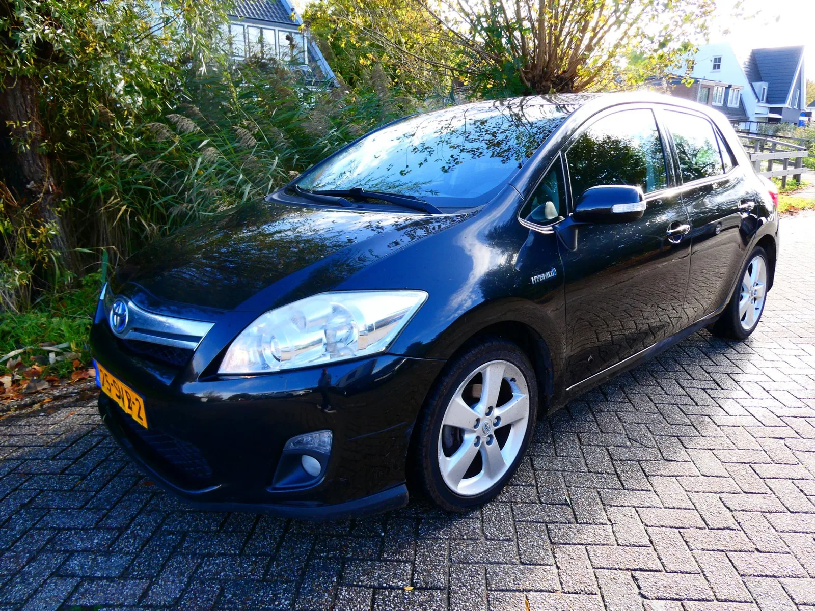 Toyota Auris (2011) — foto 1
