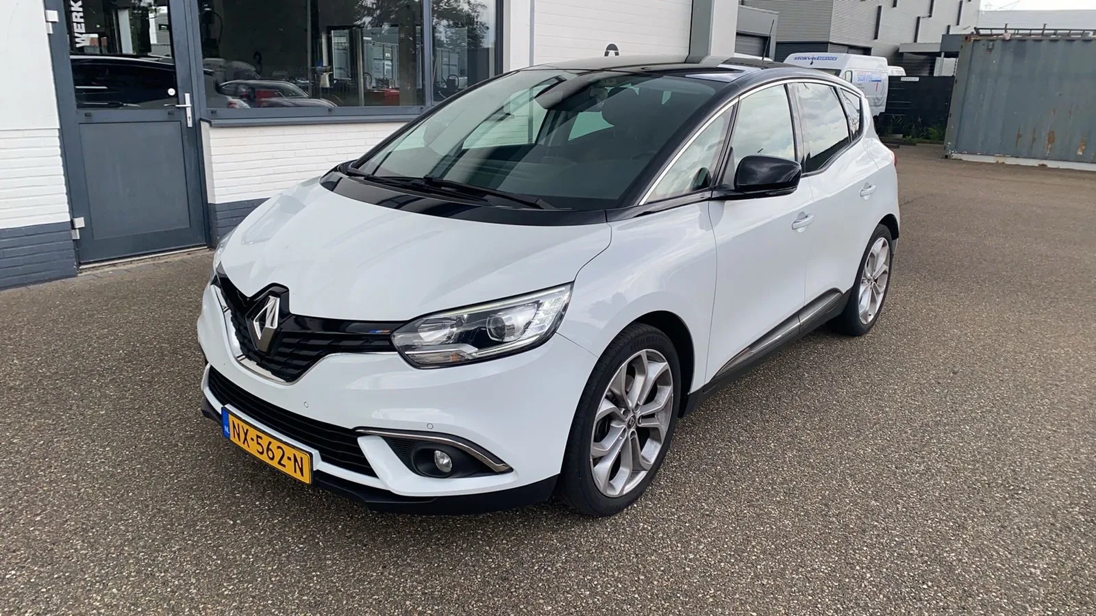 Renault Scénic (2017) — foto 1