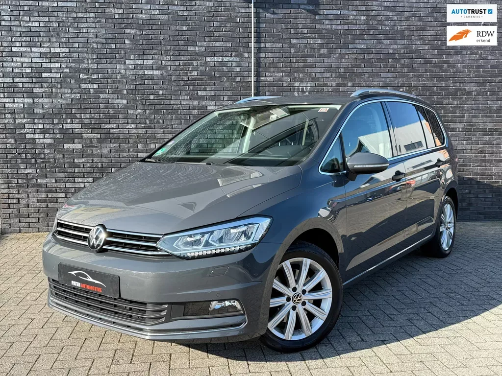 Volkswagen Touran (2022) — foto 1