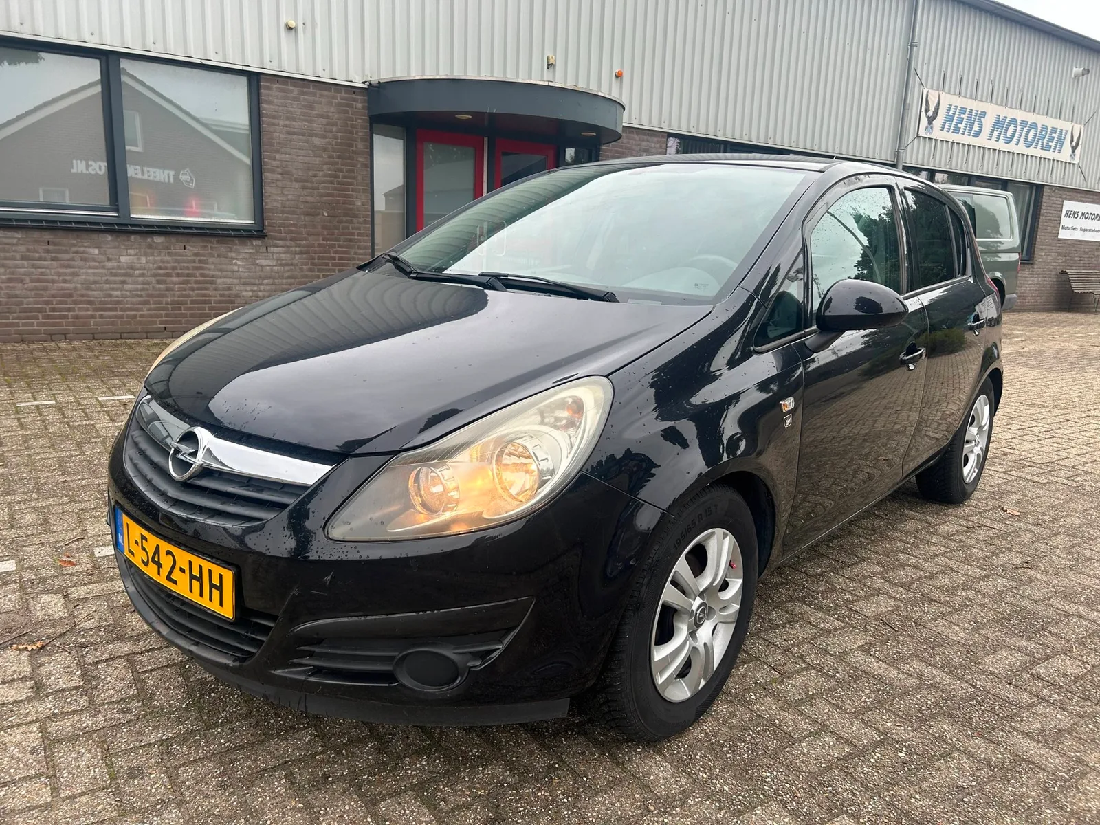 Opel Corsa (2010) — foto 1