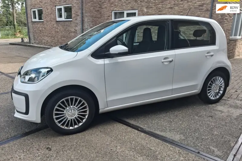 Volkswagen Up! (2017)
