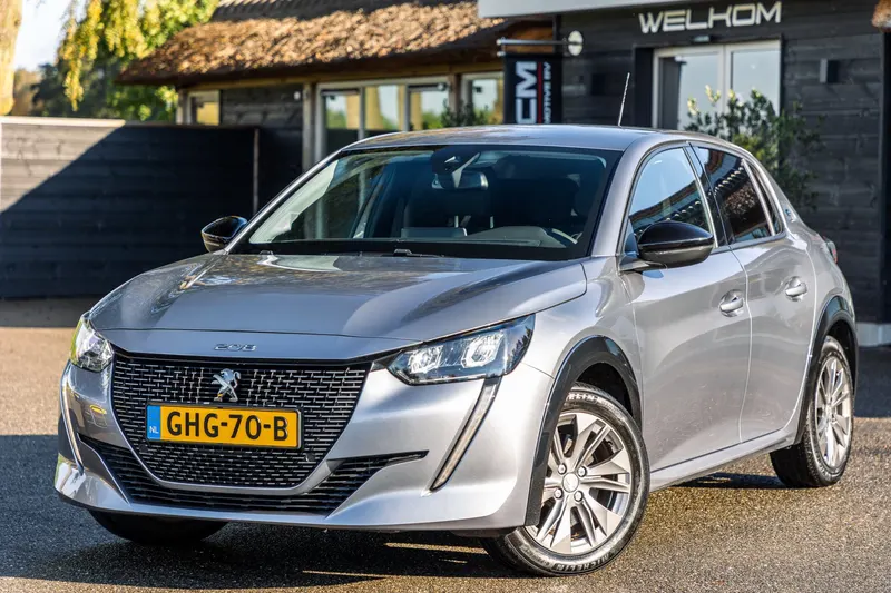 Peugeot e-208 (2023)