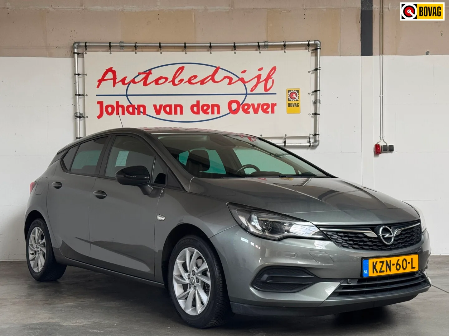 Opel Astra (2021) — foto 1