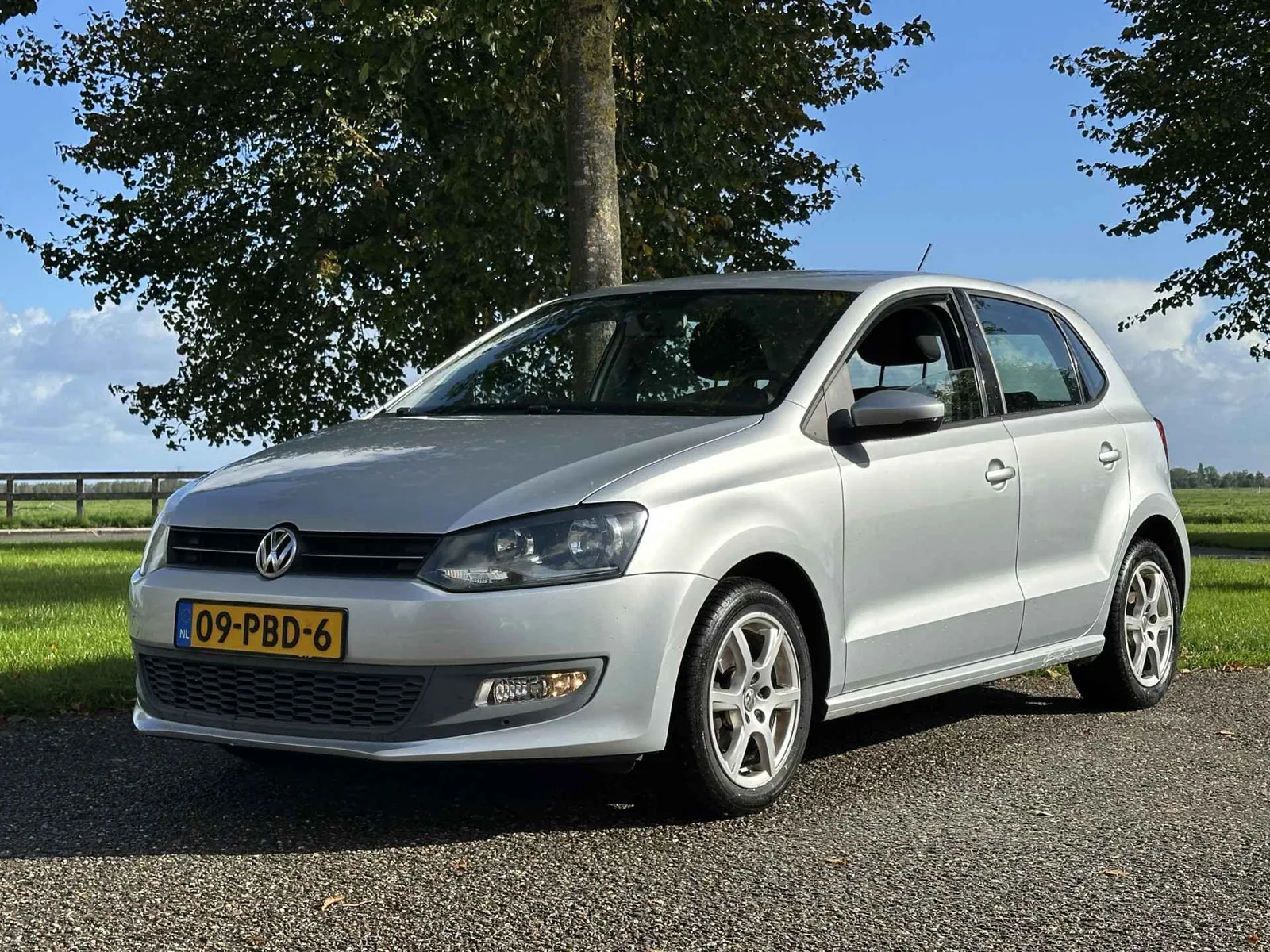 Volkswagen Polo (2011) — foto 1
