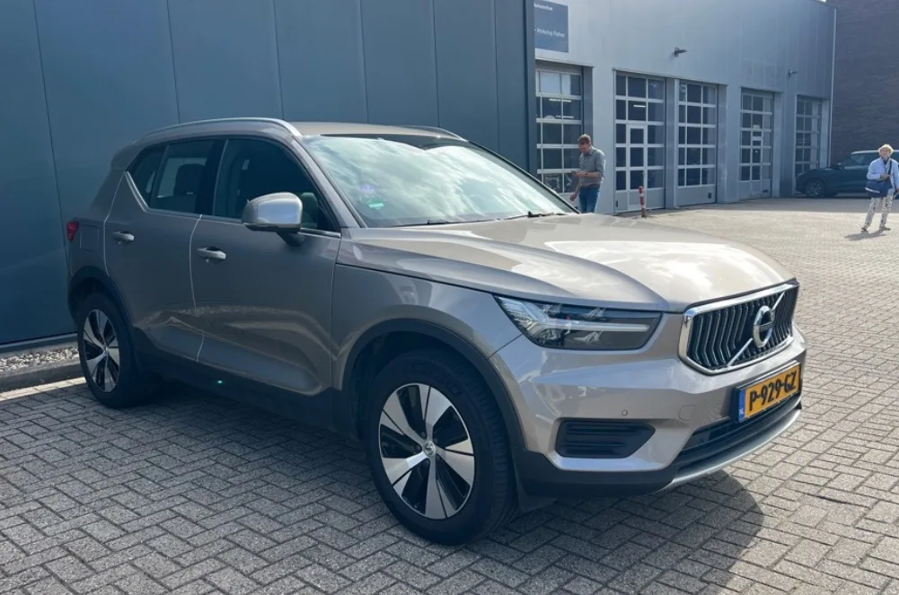 Volvo XC40 (2022) — foto 1