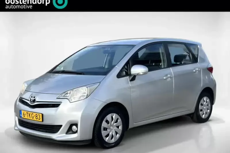 Toyota Verso (2011)