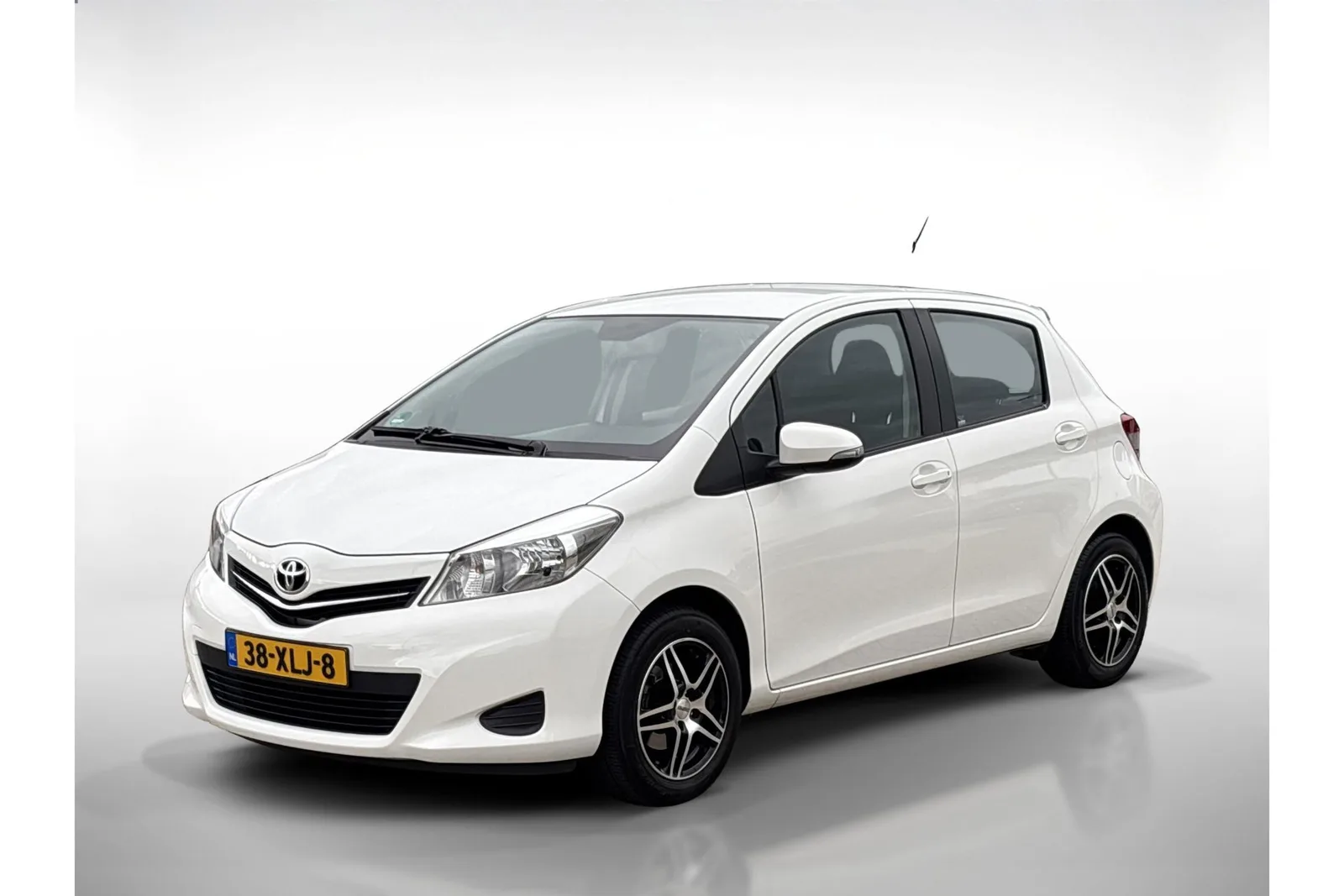 Toyota Yaris (2012) — foto 1