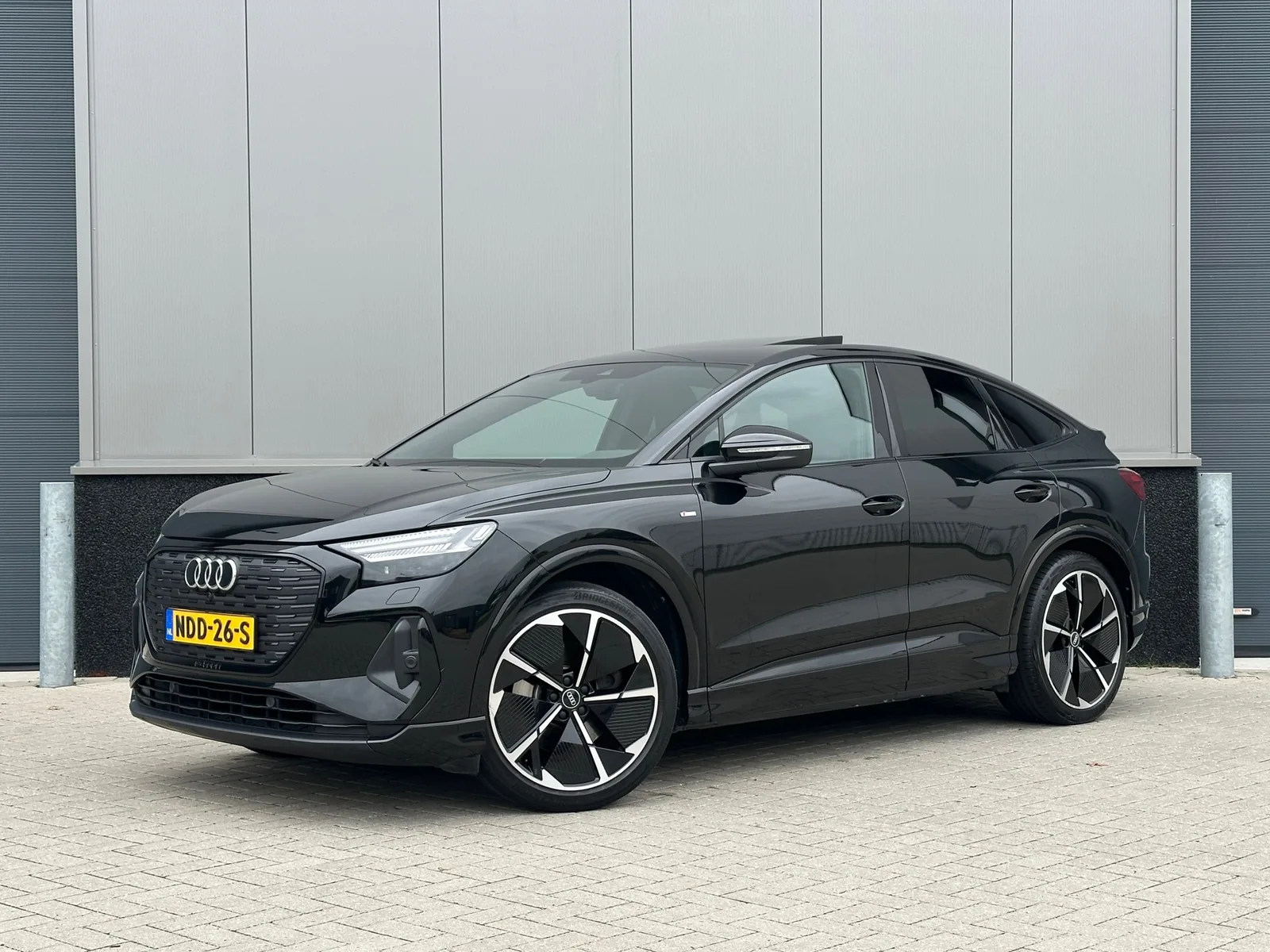 Audi Q4 e-tron (2022) — foto 1