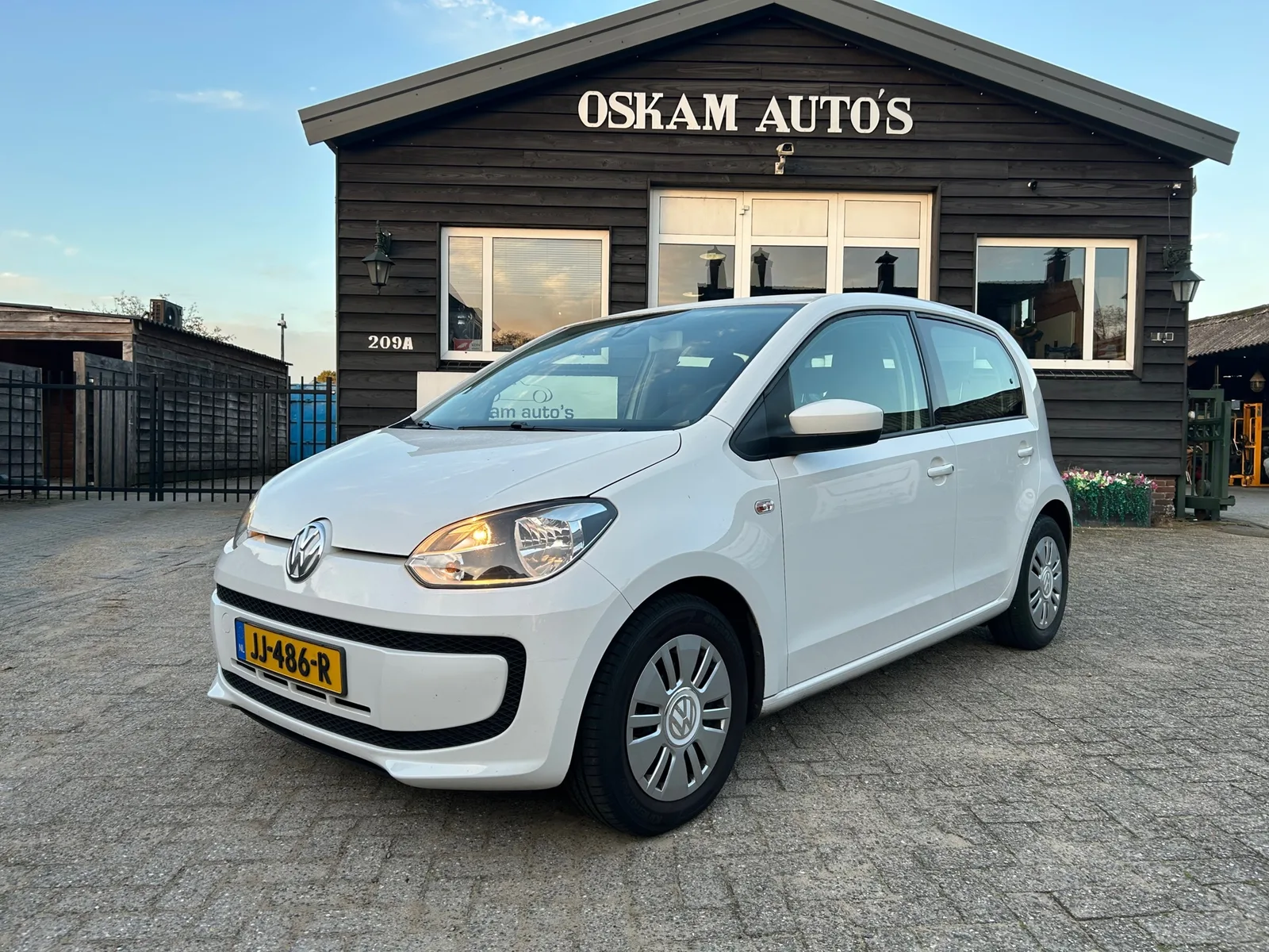 Volkswagen Up! (2016) — foto 1