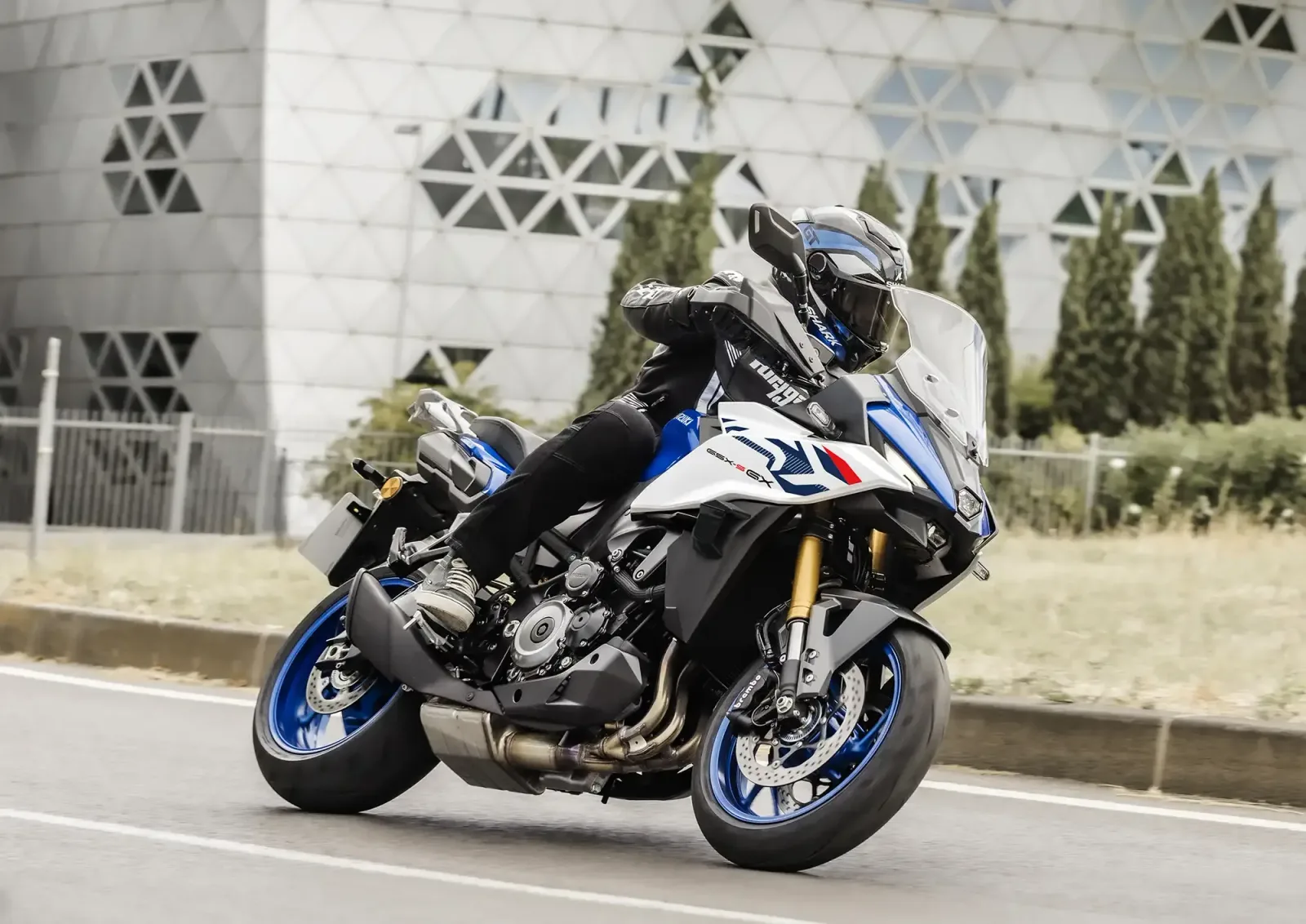 Suzuki GSX-S1000GX (2026) — foto 1