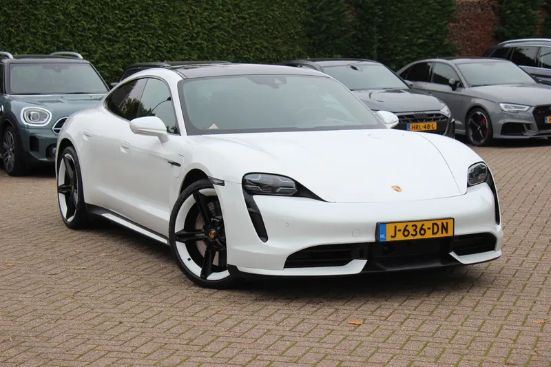 Porsche Taycan (2020)