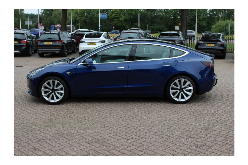 Tesla Model 3 (2019) — foto 1