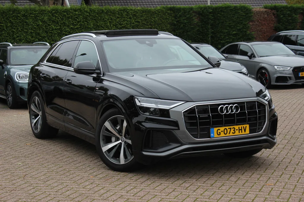 Audi Q8 (2019) — foto 1