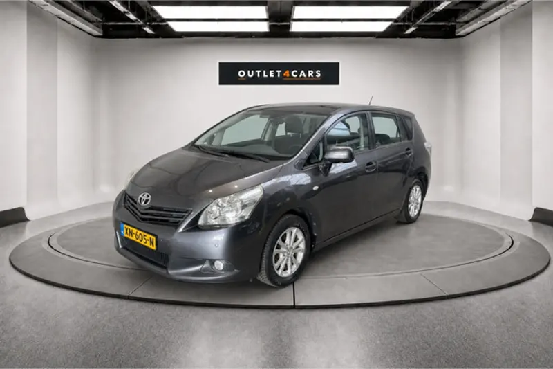 Toyota Verso (2011)