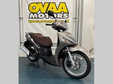 Suzuki Sixteen 150 (2012) — foto 1