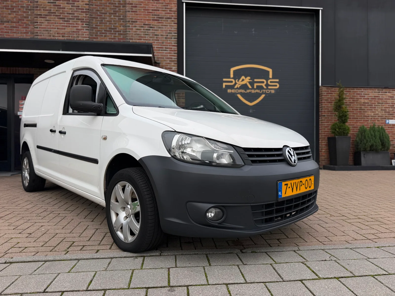 Volkswagen Caddy (2012) — foto 1