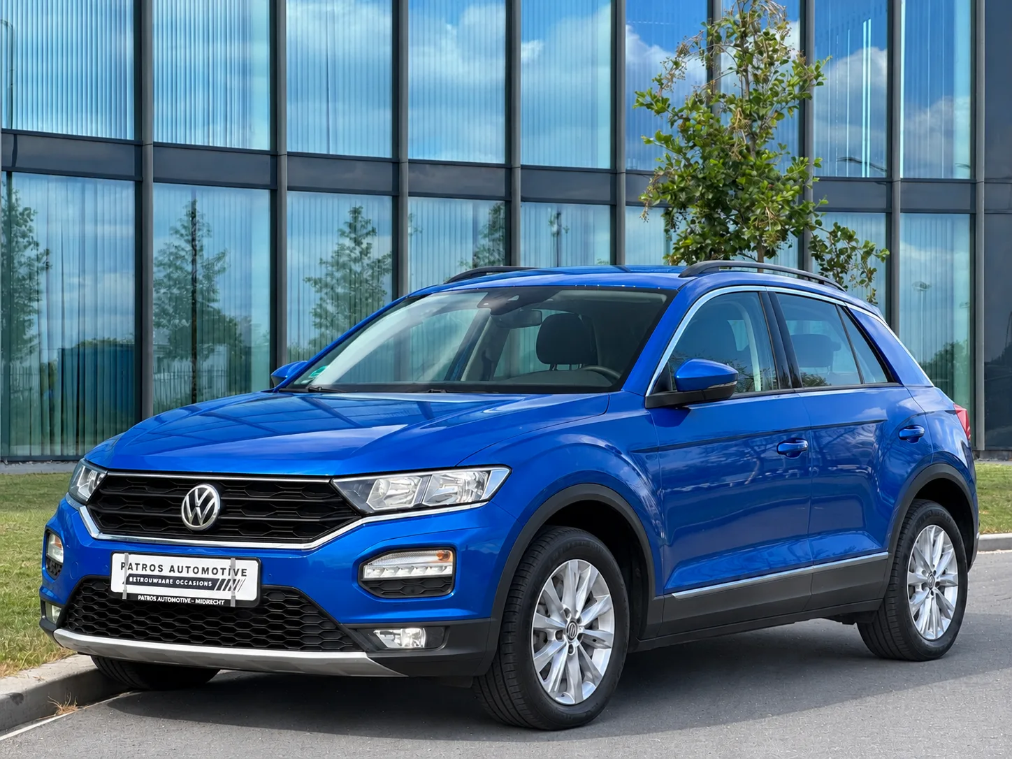Volkswagen T-Roc (2021) — foto 1