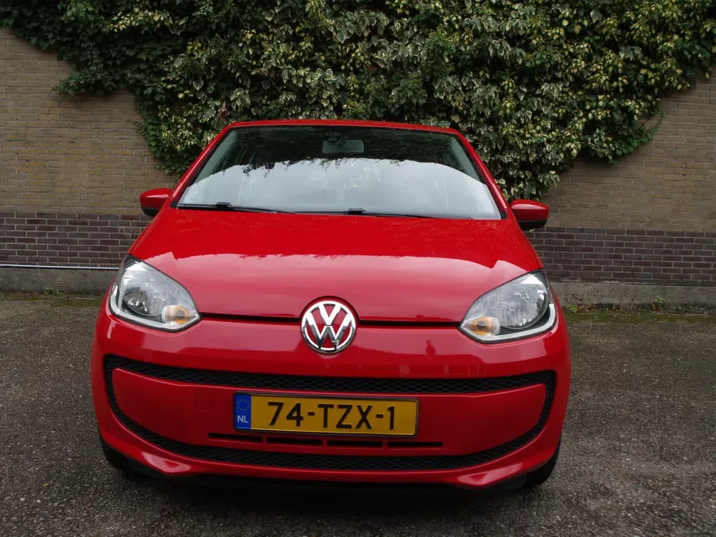 Volkswagen Up! (2012) — foto 1