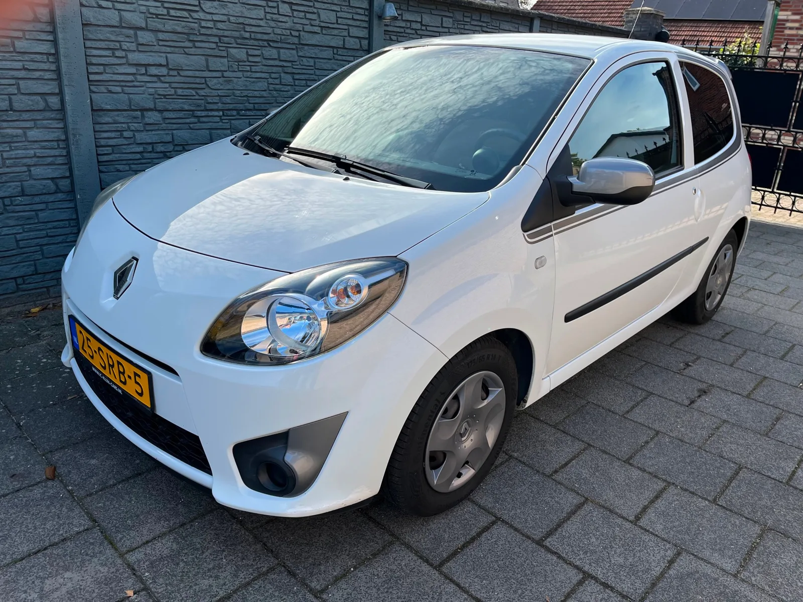 Renault Twingo (2011) — foto 1