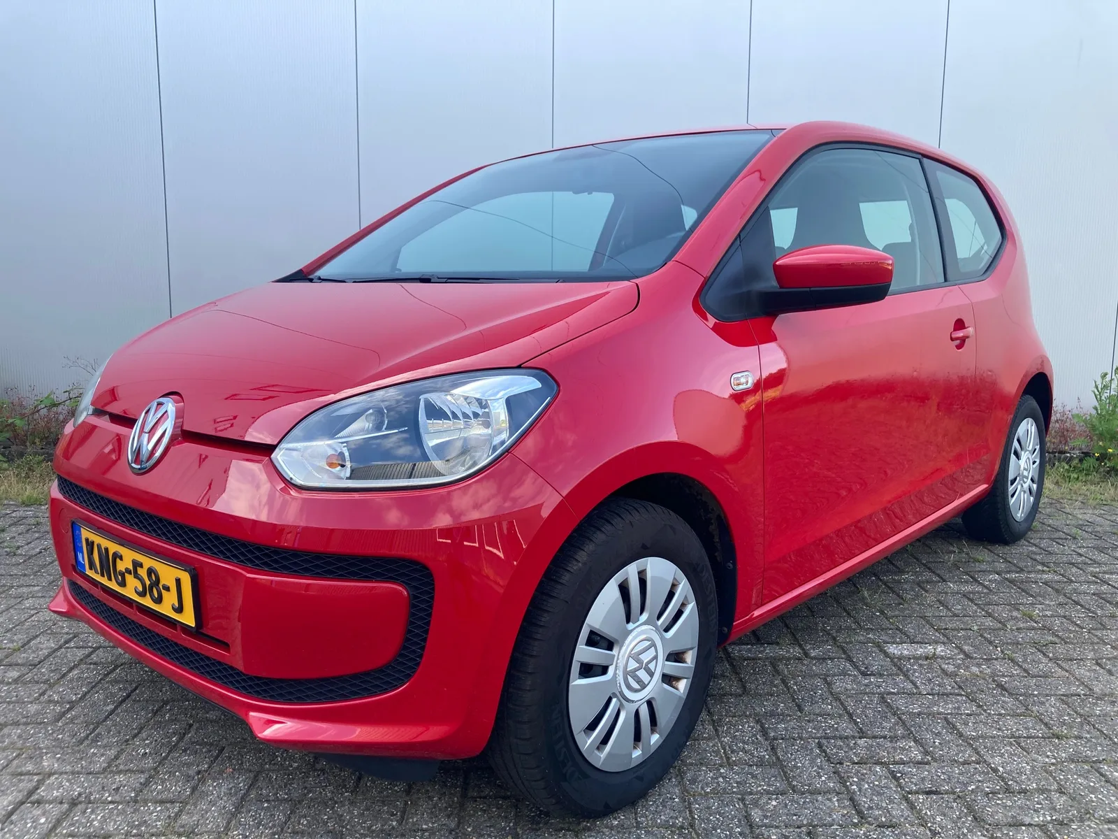 Volkswagen Up! (2015) — foto 1