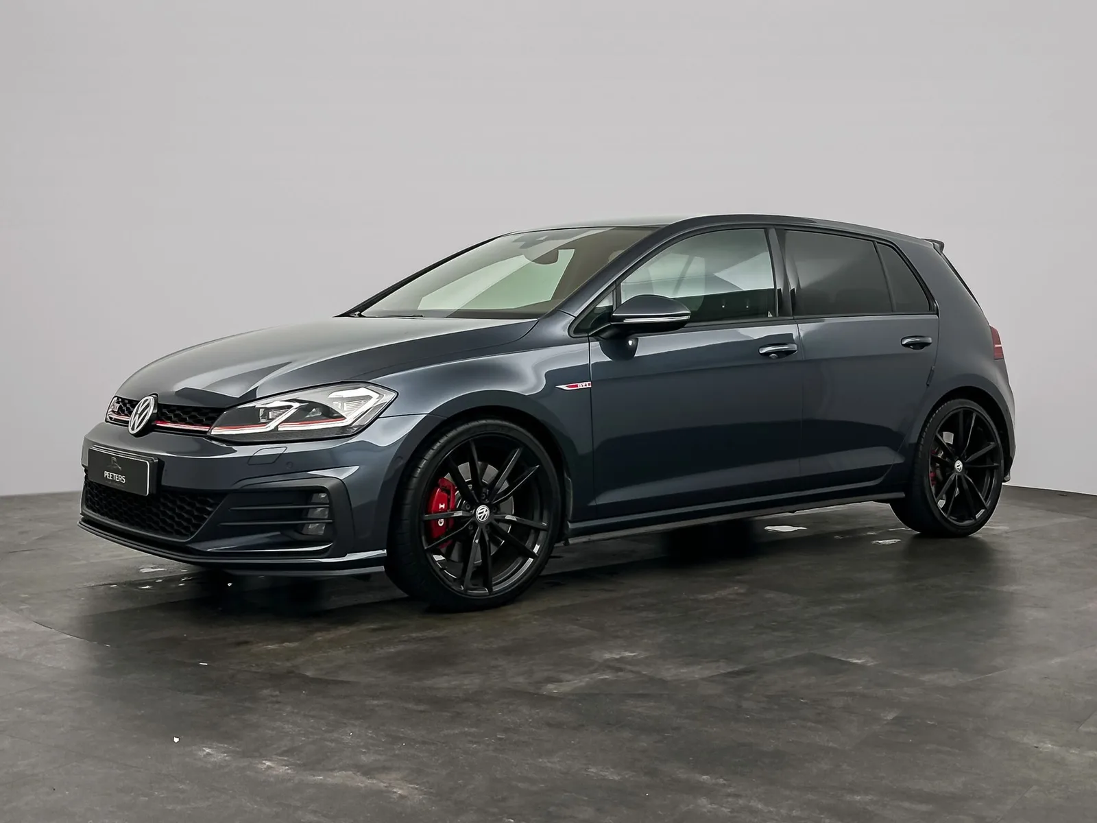 Volkswagen Golf (2018) — foto 1