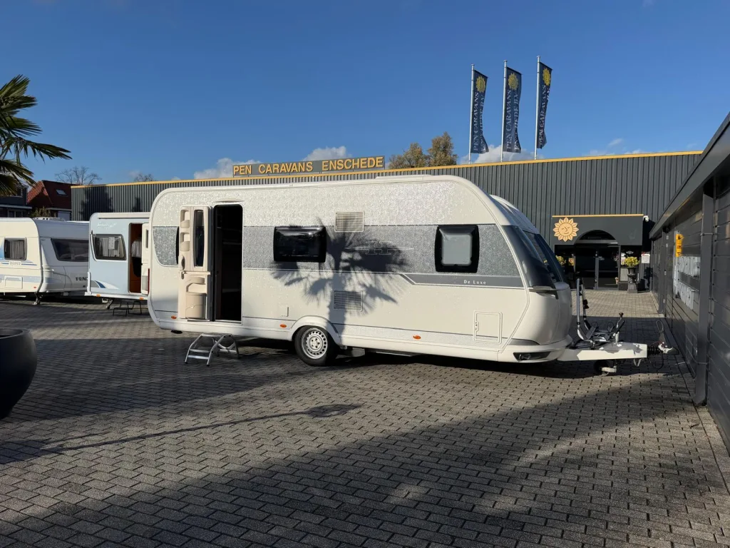 Hobby De Luxe (2014) — foto 1
