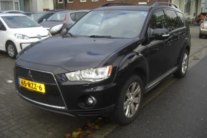 Mitsubishi Outlander (2011)