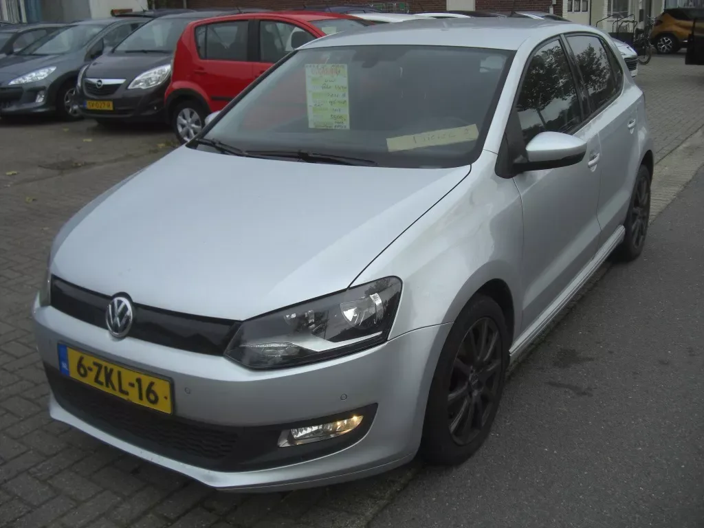 Volkswagen Polo (2015) — foto 1
