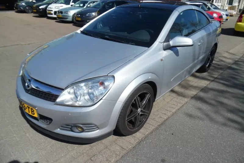 Opel Astra (2010)