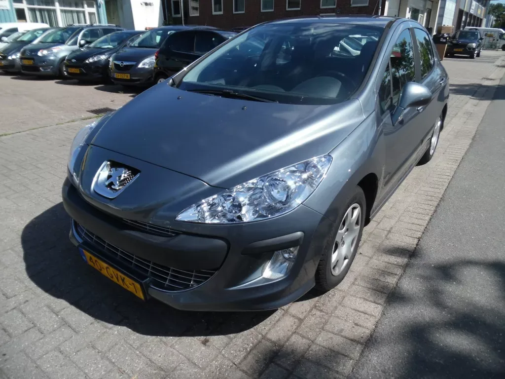 Peugeot 308 (2008) — foto 1