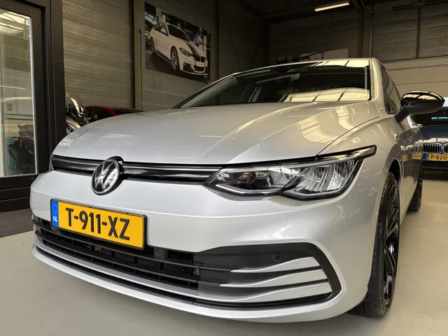 Volkswagen Golf (2021) — foto 1