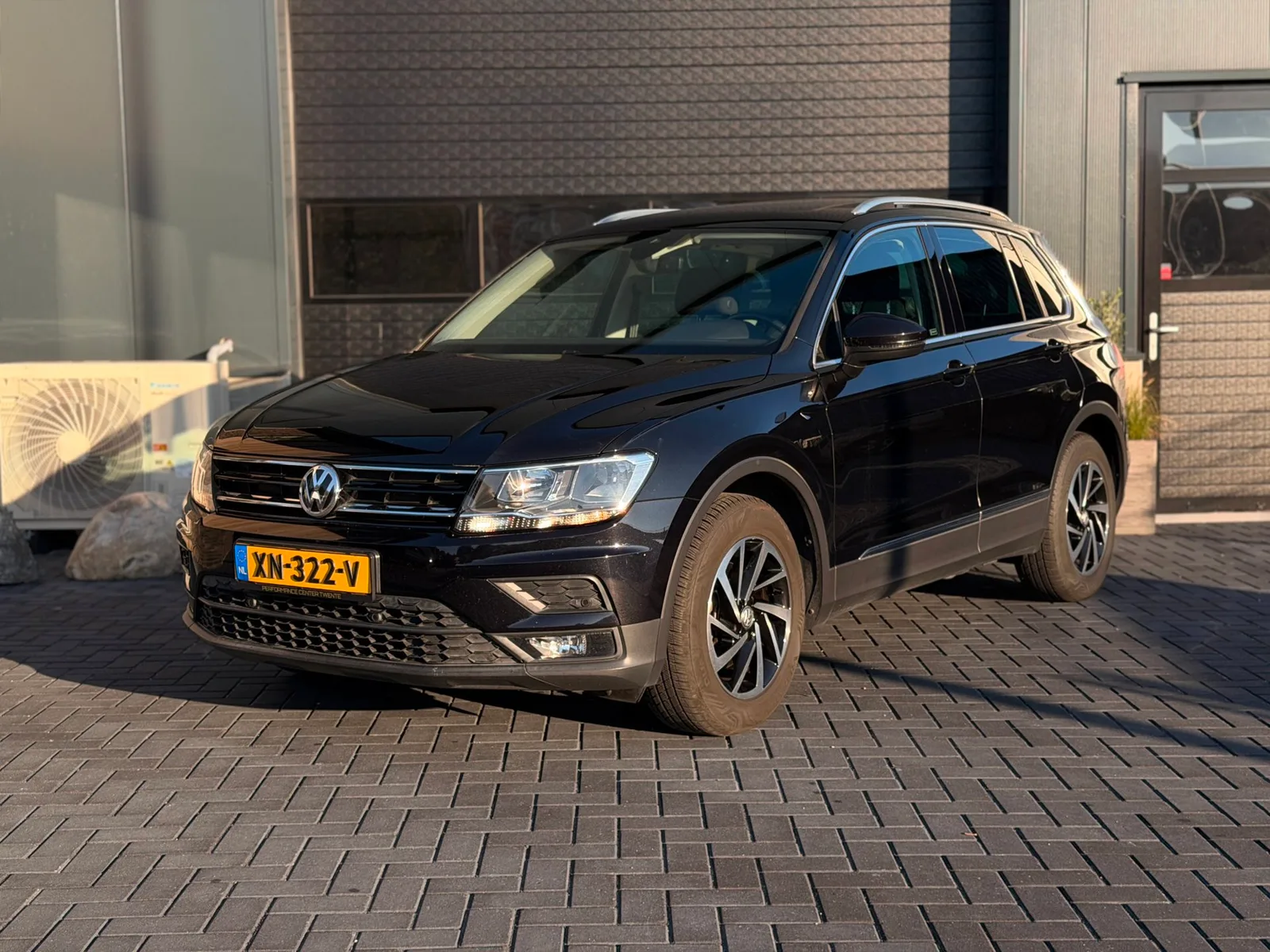 Volkswagen Tiguan (2019) — foto 1