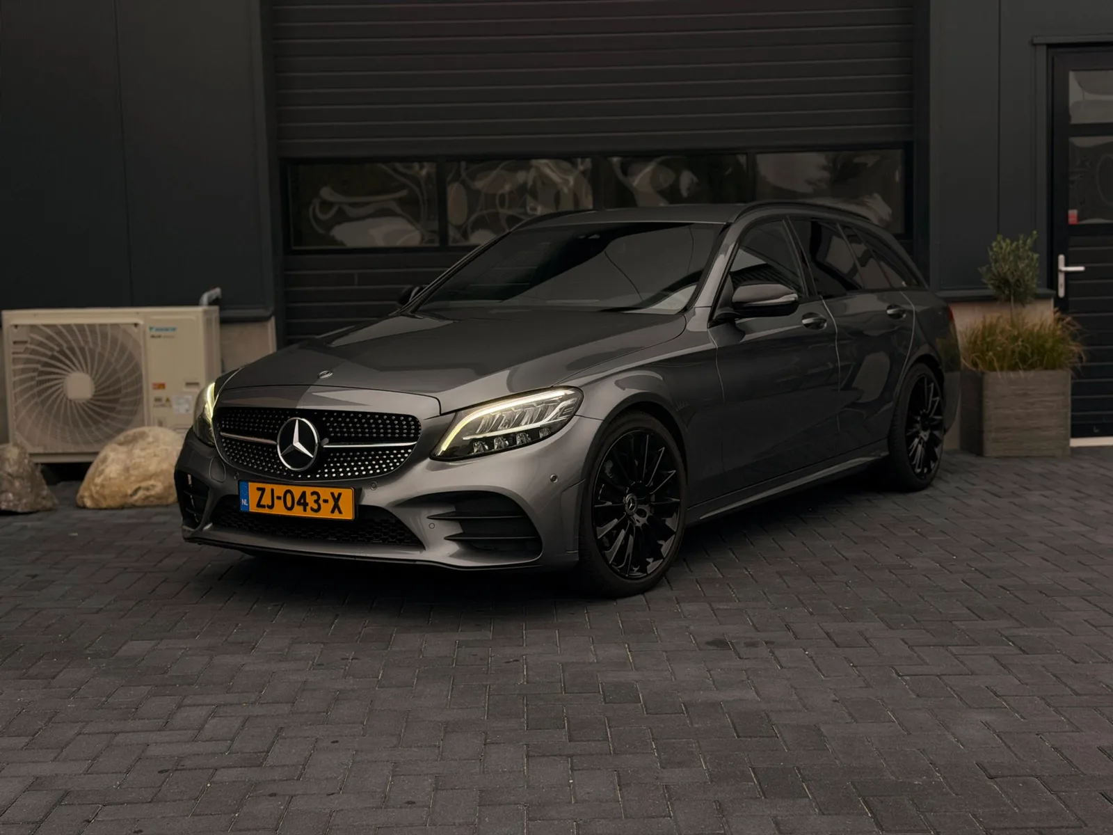 Mercedes-Benz C-Klasse (2019) — foto 1