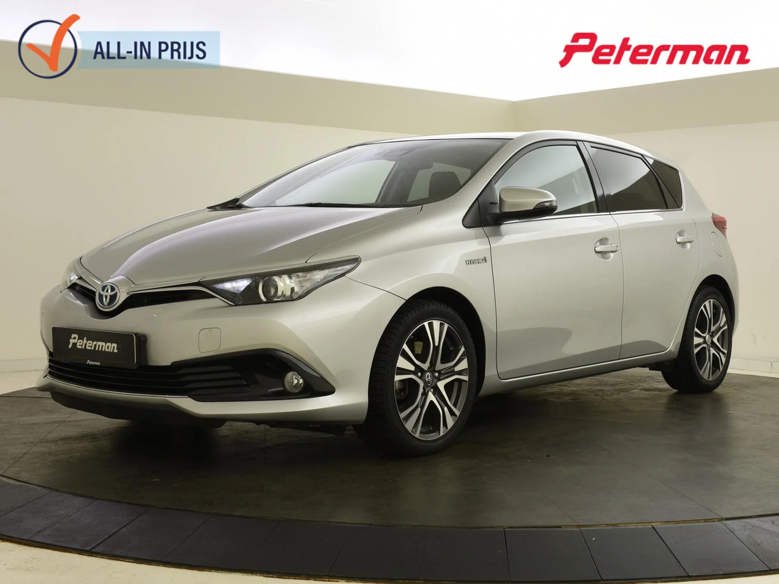 Toyota Auris (2017) — foto 1