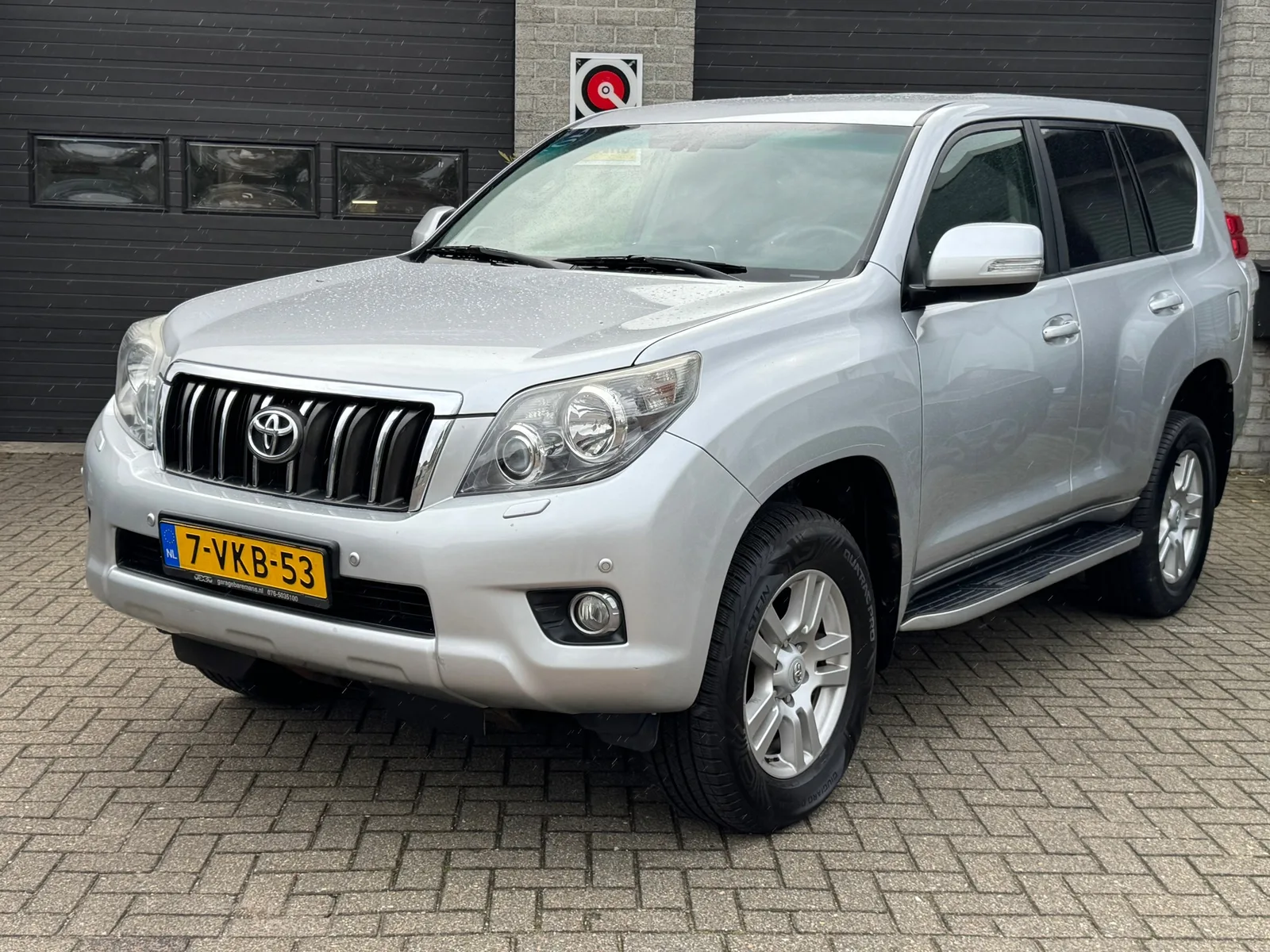 Toyota Land Cruiser (2010) — foto 1