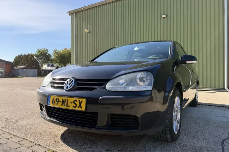 Volkswagen Golf (2004)