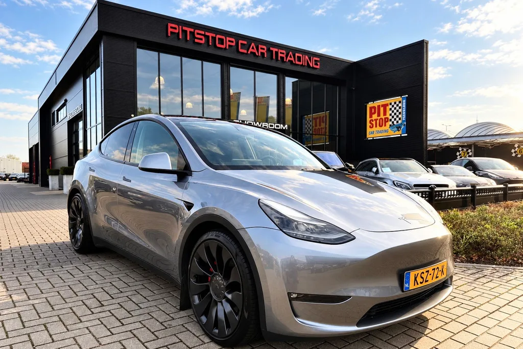 Tesla Model Y (2023) — foto 1