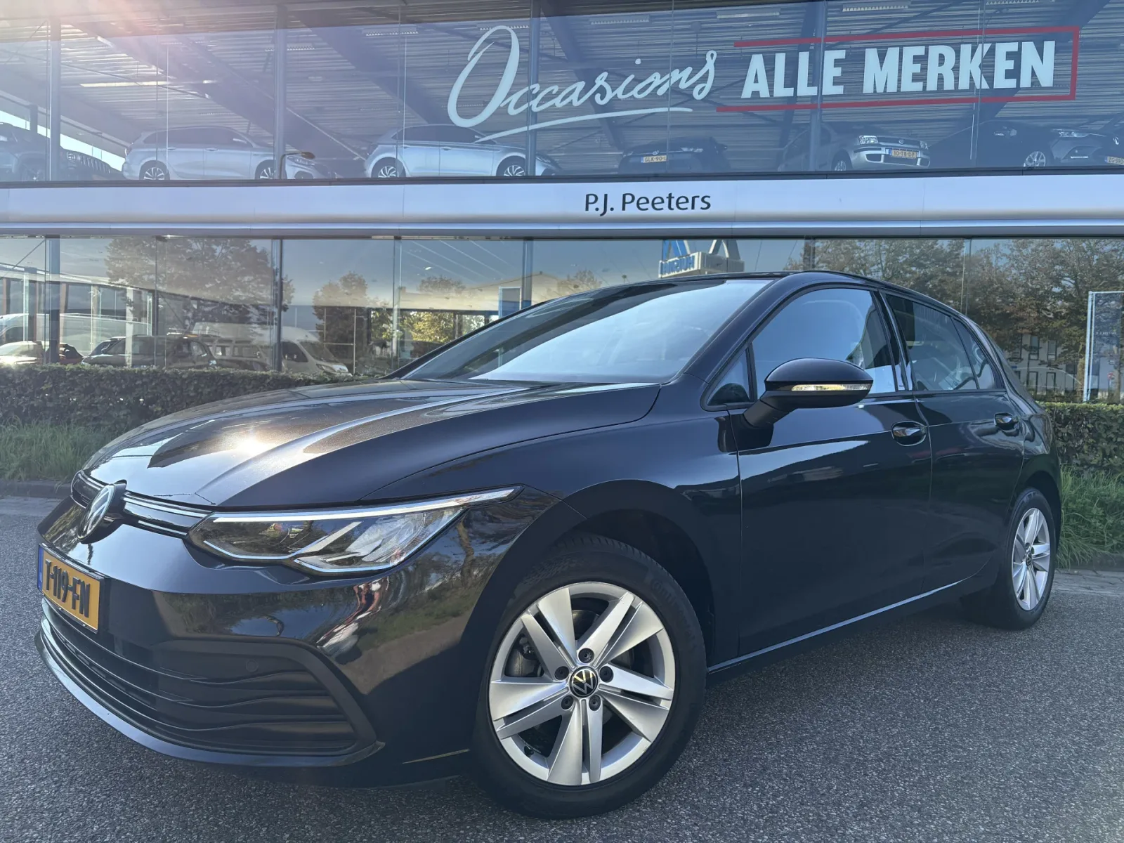 Volkswagen Golf (2023) — foto 1