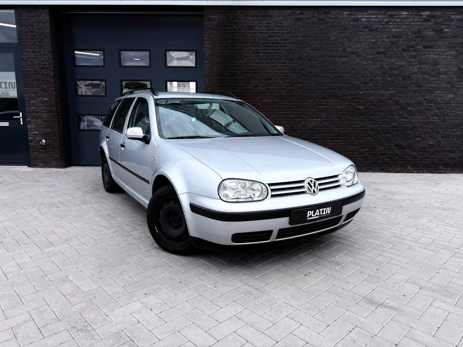 Volkswagen Golf (2001) — foto 1