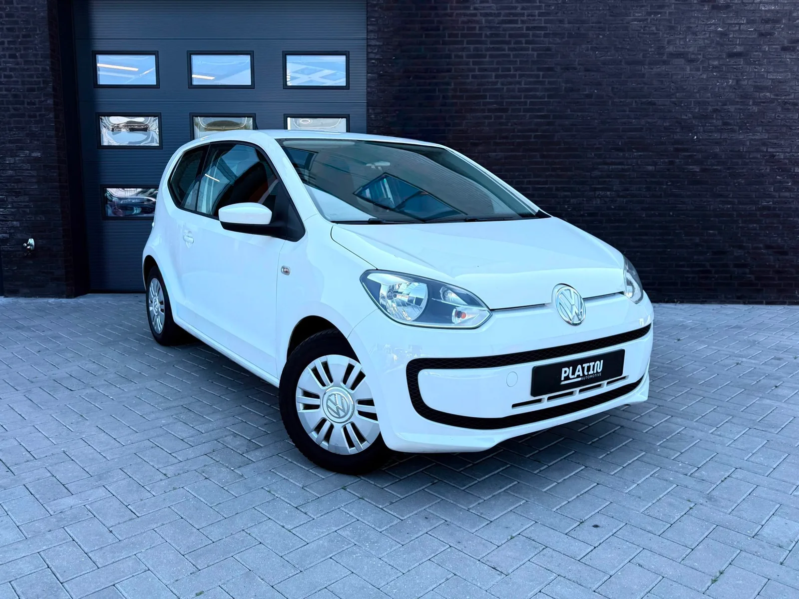 Volkswagen Up! (2012) — foto 1