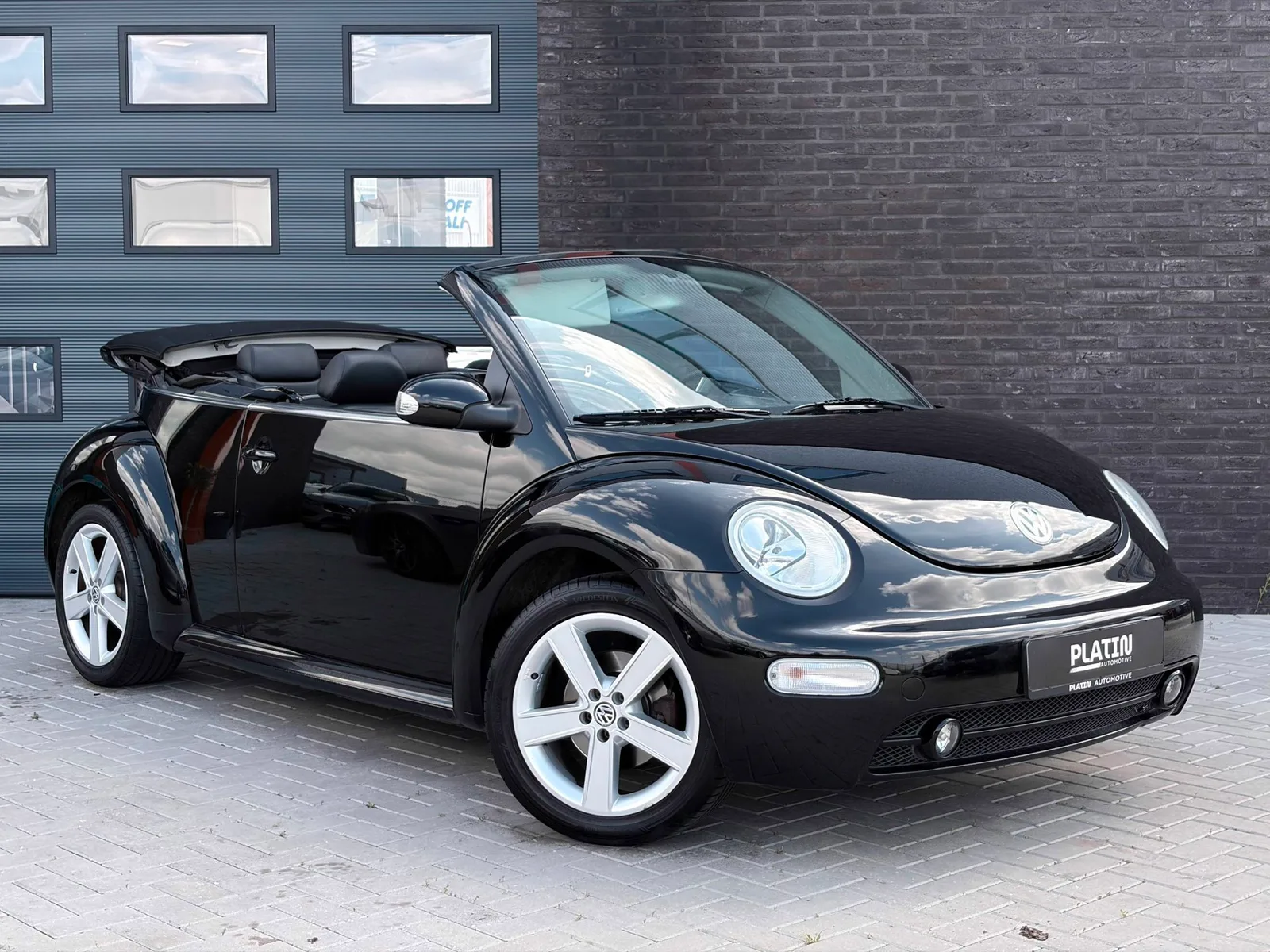 Volkswagen New Beetle (2004) — foto 1
