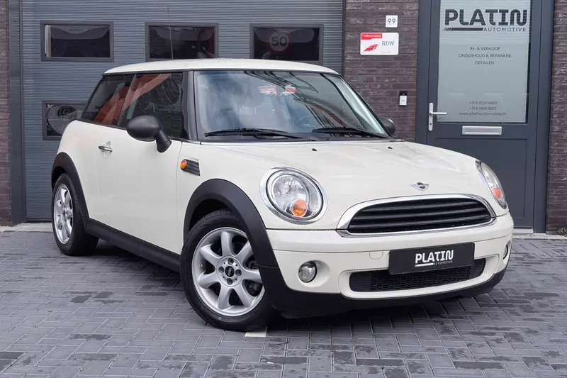 MINI One (2010)