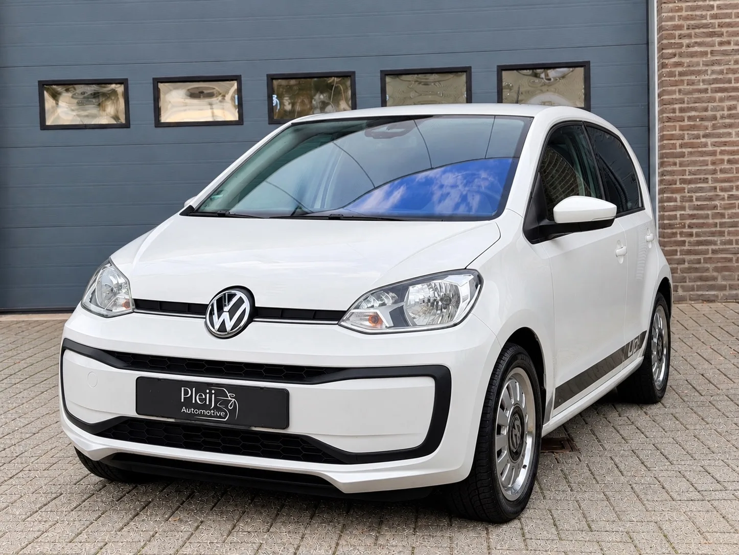 Volkswagen Up! (2018) — foto 1