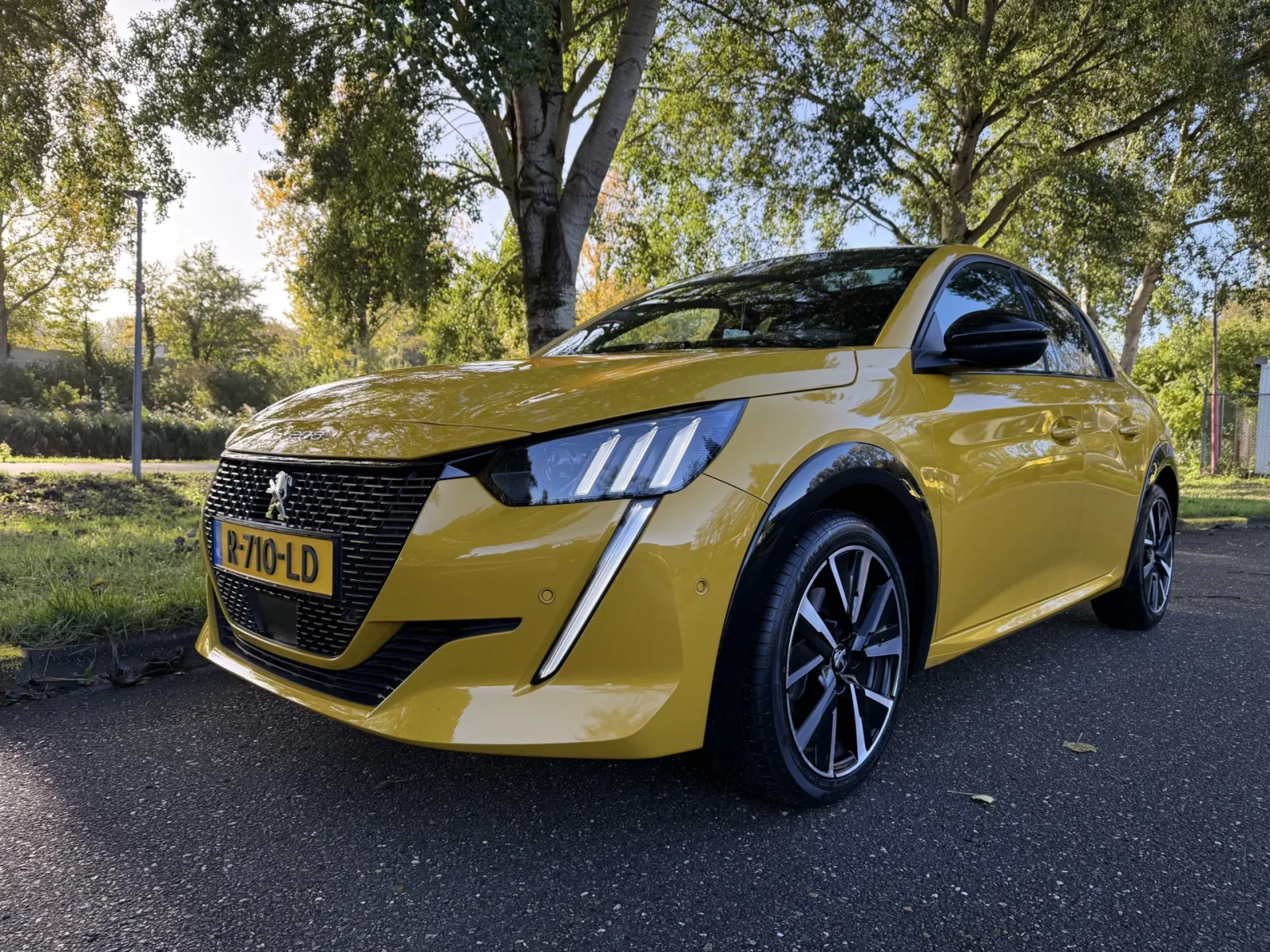 Peugeot 208 (2021) — foto 1
