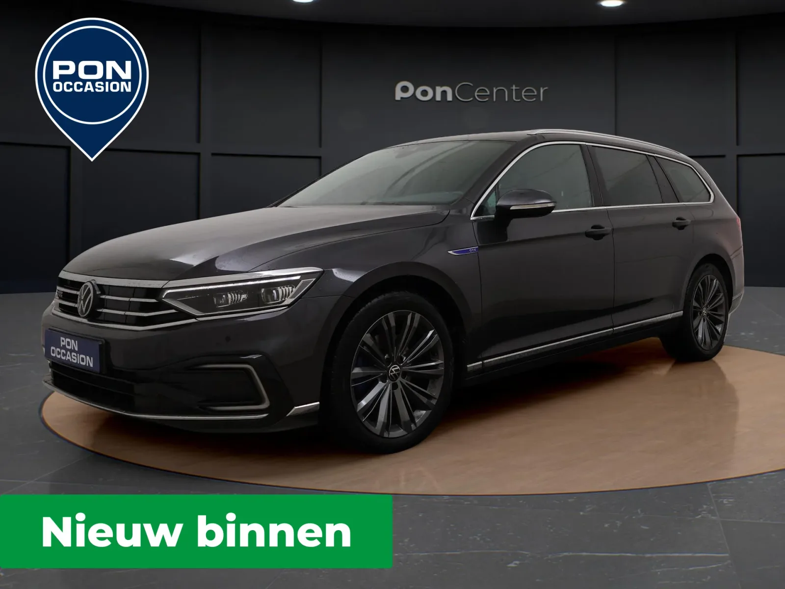 Volkswagen Passat (2022) — foto 1